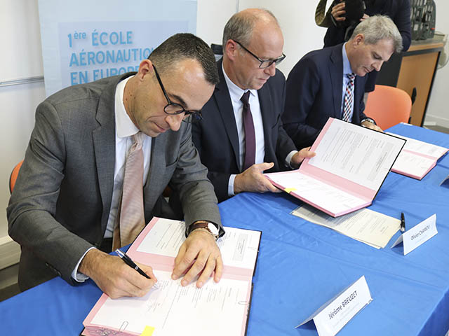 Formation des pilotes : Air France signe avec l’ENAC 1 Air Journal Formation des pilotes : Air France signe avec l’ENAC 1 Air Journal