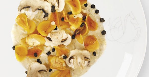 Le chef Emmanuel Renaud signe pour la première fois le menu de la Première classe chez Air France, y apportant une touche savoya