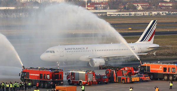 
L’aéroport de Berlin-Tegel a officiellement fermé ses portes aux vols commerciaux dimanche, la compagnie aérienne Air France
