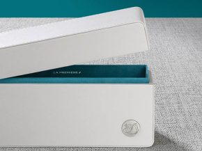 Depuis quelques jours, la compagnie aérienne Air France offre à ses clients un nouveau coffret de voyage à découvrir exclusive