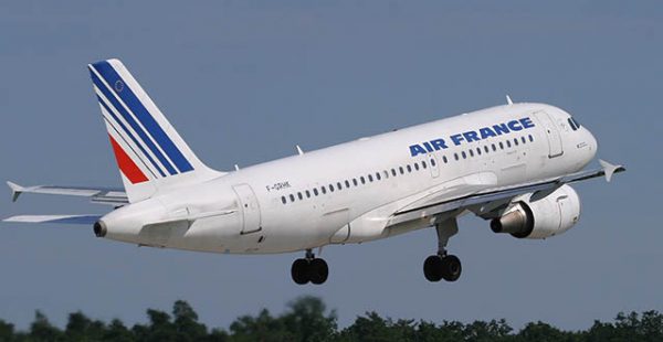 
La compagnie aérienne Air France reliera cet été Nice à Santorin, sa troisième liaison saisonnière vers l’île grecque, t