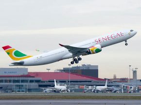 Alors que la pandémie de Covid-19 se poursuit, la compagnie aérienne Air Sénégal espère relancer début juillet ses vols reli