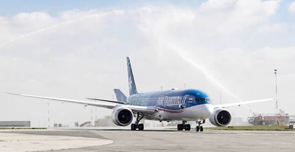 La compagnie aérienne Air Tahiti Nui déploie depuis jeudi son Boeing 787-9 Dreamliner sur la ligne reliant Paris à Papeete via 