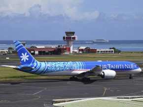 Le premier Boeing 787-9 Dreamliner de la compagnie aérienne Air Tahiti Nui s’est envolé mercredi de Papeete vers Auckland pour