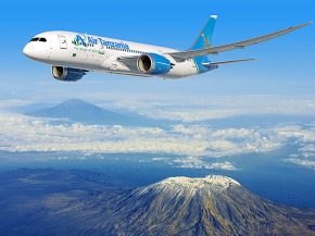 Le premier et seul Boeing 787-8 Dreamliner commandé par la compagnie aérienne Air Tanzania est entré en service dimanche entre 