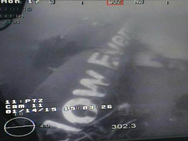 air-journal_AirAsia QZ8501 fuselage