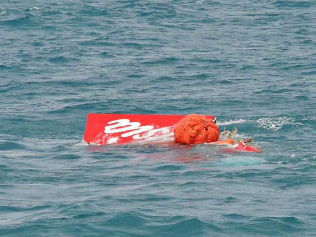 air-journal_AirAsia crash QZ8501 tail