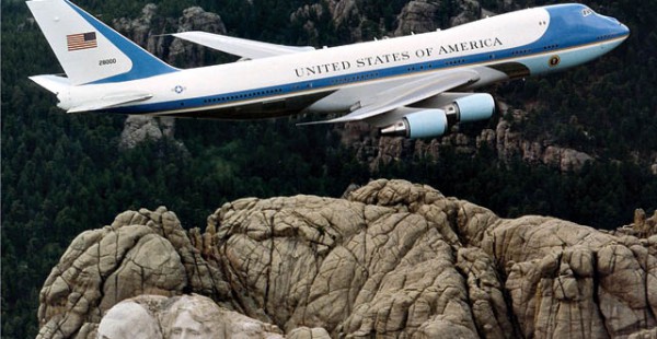 Un accord informel a été trouvé entre la Maison Blanche et Boeing pour la fourniture moyennant 3,9 milliards de dollars des deu