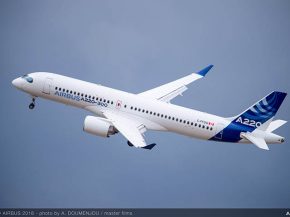 Le premier Airbus A220-100 de Delta Air Lines a quitté le hangar de peinture de la chaîne d’assemblage final A220 (ex CSeries)