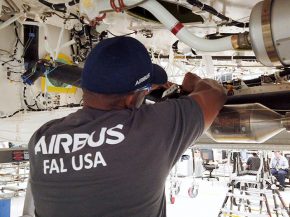 
L Union européenne et les Etats-Unis ont annoncé une trêve de cinq ans destinée à régler le conflit commercial entre Airbus