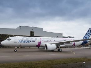Airbus a effectué vendredi à Hambourg le rollout de son premier A321neo ACF, offrant une configuration de cabine flexible pouvan