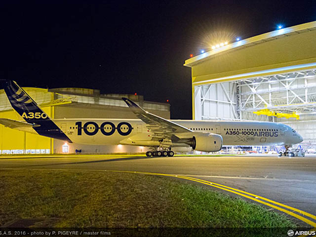 air-journal_airbus-a350-1000-carbon-rollout