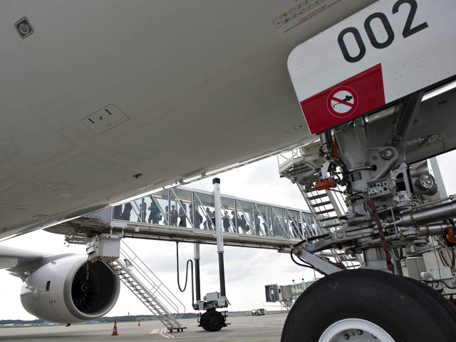 air-journal_Airbus A350_ELF_2_BOARDING-4