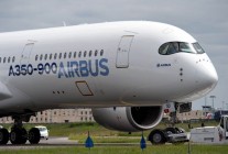 
Biman Bangladesh Airlines s est engagée à commander 10 long-courriers Airbus A350, a annoncé le Président français Emmanuel 