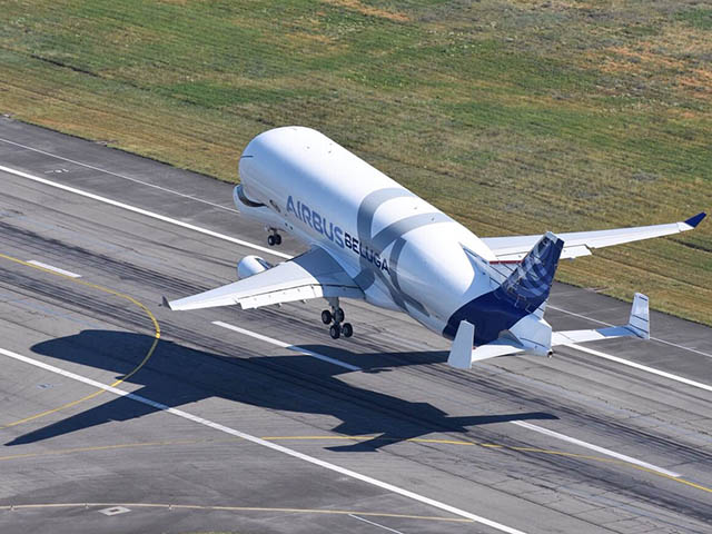 Le béluga souriant d’Airbus décolle (photos, vidéo) 15 Air Journal
