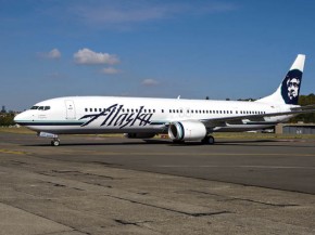 
Un Boeing 737-900ER de la compagnie aérienne Alaska Airlines a dû revenir à Seattle peu après son décollage, le moteur gauch