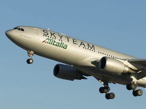 Le groupe Air France-KLM et Delta Air Lines étudient plusieurs scénarios afin que la compagnie aérienne Alitalia reste dans le 