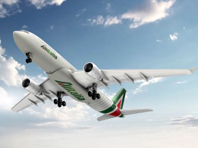 
La compagnie aérienne Alitalia expérimente pour les passagers des vols entre Rome et New York un certificat numérique prouvant