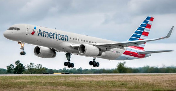 
Trois agents de bord d American Airlines ont été blessés après  avoir été soulevés et projetés contre le plafond d un ga