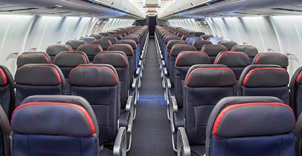 La compagnie aérienne American Airlines va renoncer à faire payer le deuxième bagage cabine pour les passagers ayant choisi le 