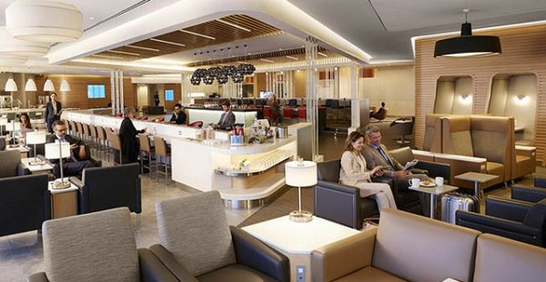 
La compagnie aérienne American Airlines accueillera à nouveau ses clients dans les salons d’aéroport Flagship Lounge aux Eta