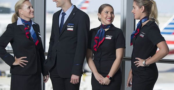 Quelque 150 hôtesses de l’air et stewards de la compagnie aérienne American Airlines ont été formés sans avoir à monter à