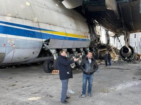 
Les autorités ukrainiennes ont annoncé hier l arrestation de deux anciens responsables de l aéronautique ukrainien pour leur r