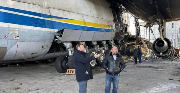 
Les autorités ukrainiennes ont annoncé hier l arrestation de deux anciens responsables de l aéronautique ukrainien pour leur r