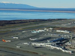 El aeropuerto de Anchorage se cerró brevemente el domingo, tiempo suficiente para dar cabida a una víctima del 747F de un - falso - al
