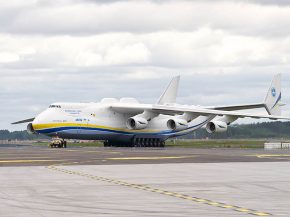 
Si les premières images de la télévision russe montrait début mars l’Antonov An-225 Mriya, le plus gros et le plus lourd av