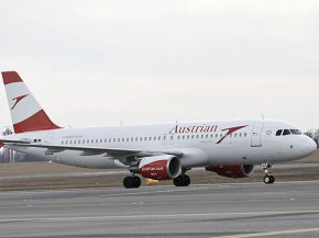 Trois hommes armés ont braqué un avion de la compagnie aérienne Austrian Airlines à l’aéroport de Tirana, s’emparant de p
