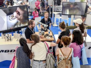 Technicien électronique, ajusteur aéronautique, mécanicien avionique, ingénieur d’études en intelligence artificielle… pe