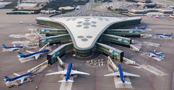 L’aéroport de Bakou a annoncé hier la suspension temporaire des vols commerciaux, en raison des combats avec l’Arménie dans