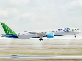 
La compagnie aérienne Bamboo Airways a reçu l’autorisation de lancer dès le mois de mai six vols par semaine entre le Vietna
