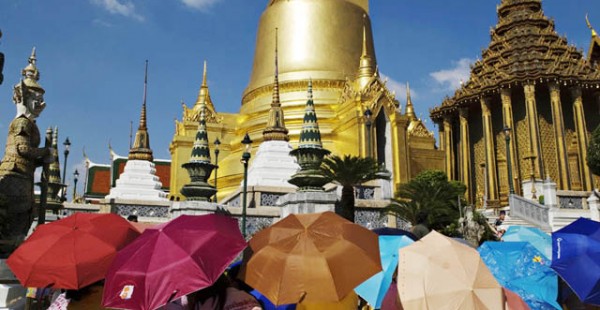 
Bangkok, la vibrante capitale de la Thaïlande, abrite un trésor de pagodes emblématiques, témoins de la richesse culturelle e
