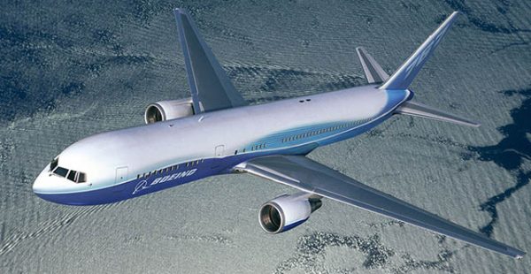 Boeing étudierait la possibilité de lancer une version cargo remotorisée de son 767-400ER, qui pourrait se décliner en version