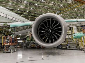 Le premier Boeing 777X ne devrait pas effectuer son vol inaugural fin juin en raison de problèmes de moteurs. Les pilotes de la l