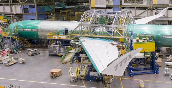 L’incident survenu à un Boeing 777X durant un essai de stress au sol était plus important que prévu, le fuselage ayant rompu 