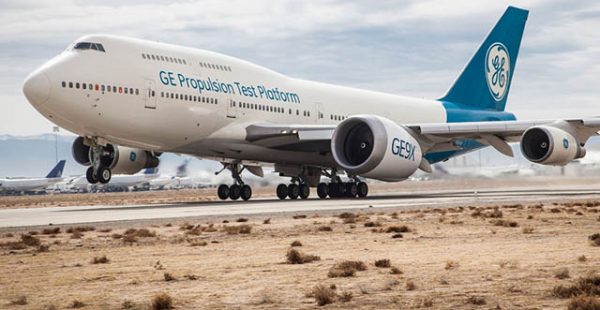 Le nouveau réacteur GE9X, destiné au futur Boeing 777X, a effectué mardi son premier vol sous l’aile d’un 747 de General El