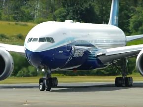 Boeing assure que le test de pressurisation du 777X, interrompu il y a une semaine à la suite d un incident avec une porte, n aff