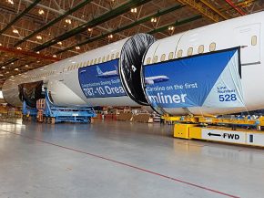 Boeing envisagerait de réduire ses effectifs de 10%, via des départs anticipés à la retraite ou des licenciements, la demande 