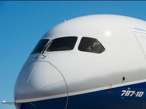 
Air Canada a passé une commande ferme de 18 long-courriers Boeing 787-10 Dreamliner auprès de l avionneur américain, avec en o