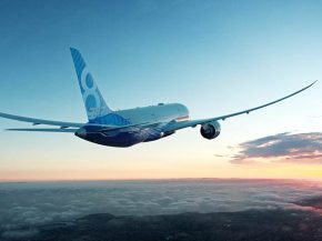 Boeing fait avancer le carburant d’aviation durable, le recyclage et la conservation, et a dépassé son objectif de réduction 