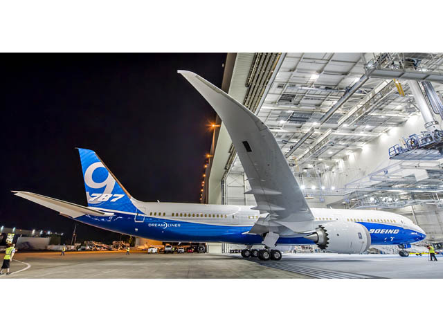 air-journal_Boeing-787-9-rollout-2