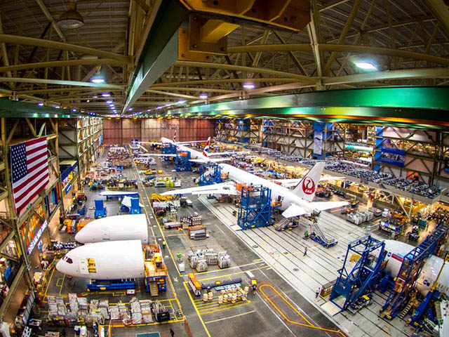 Boeing ralentit encore la production du 787 1 Air Journal