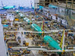 
Boeing a annoncé lundi l’ouverture en 2024 d’une quatrième ligne d’assemblage final (FAL) des 737, à Everett, ainsi que 