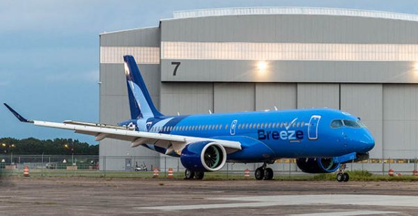 
La compagnie aérienne Breeze Airways a dévoilé lundi la nouvelle livrée de ses Airbus A220-300, dont l’entrée en service a
