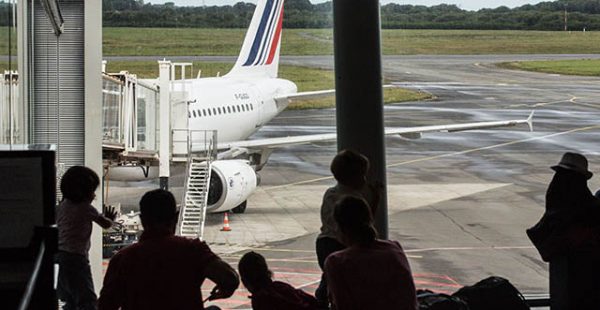 
En attendant les détails du gouvernement français sur le confinement qui débutera cette nuit, la compagnie aérienne Air Franc