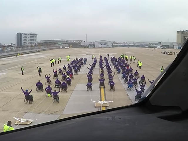 Handicap : un Dreamliner tiré par 98 fauteuils roulant (vidéo) 41 Air Journal