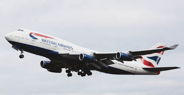 Un  Boeing 747 de la compagnie aérienne British Airways embarque en moyenne plus de 7000 objets à bord, nécessaires au con